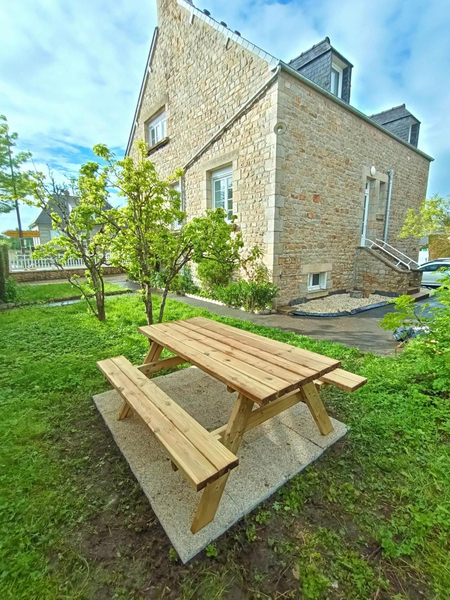 Ferienwohnung Loft British Au Pied Du Mont ! Pontorson Exterior foto